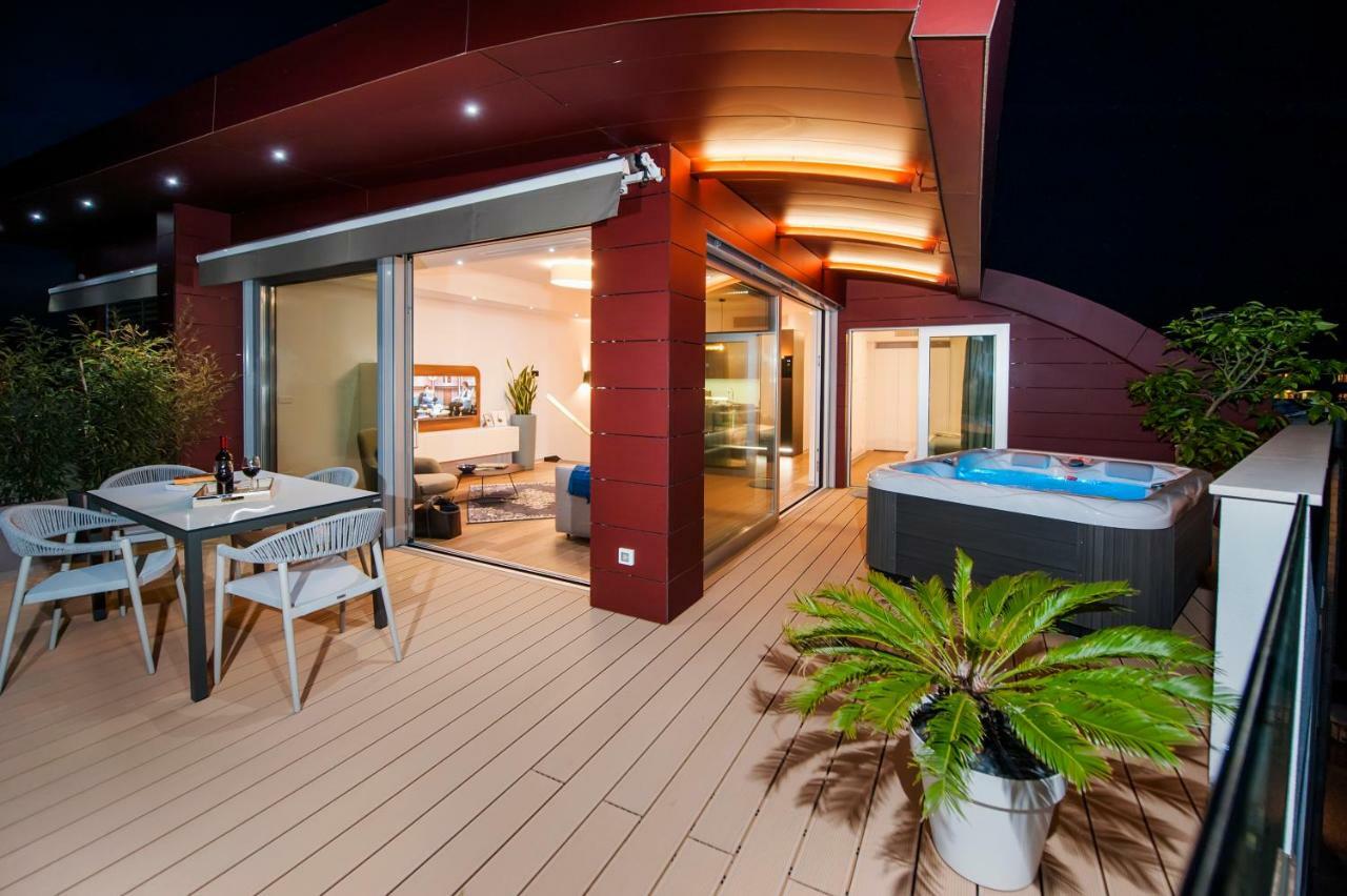 The Q Superior - A Penthouse With Jacuzzi And Sauna Rovinj Kültér fotó